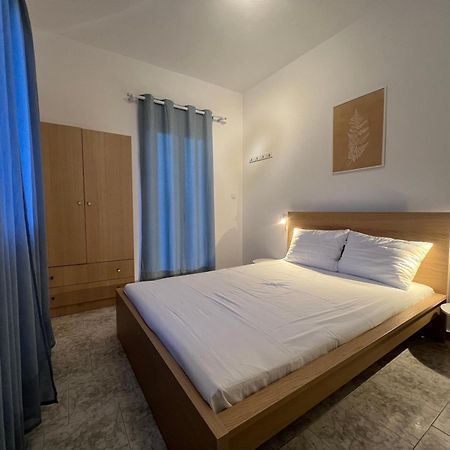 Pebble Apartments Маратиас Экстерьер фото